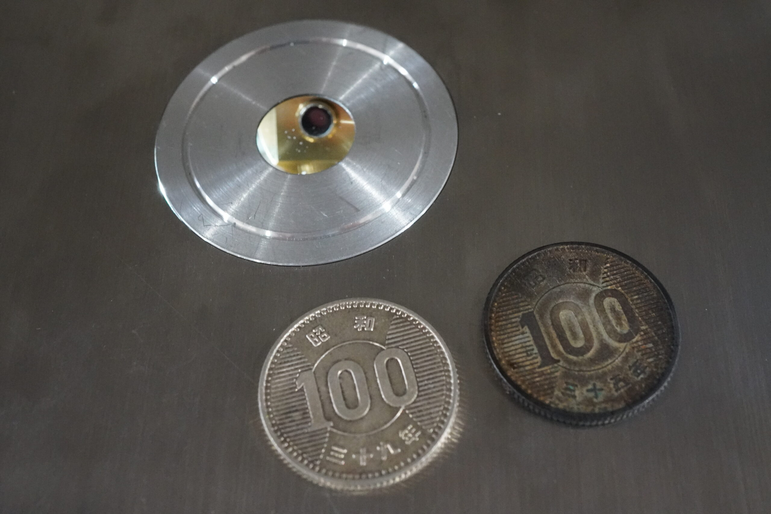 EDX-7200で黒ずみ・変色原因調査を行った稲100円銀貨の光沢品と黒ずみ品